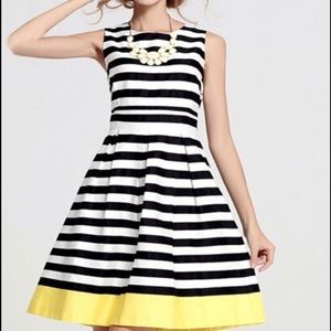 La tela es finita no como se ve en la foto.