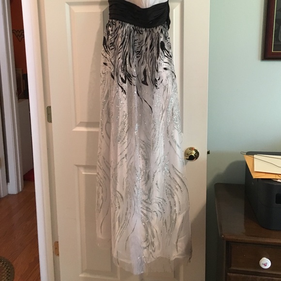Formal/prom dress - Picture 2 of 4