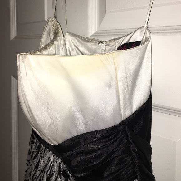 Formal/prom dress - Picture 3 of 4