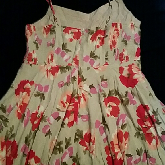 *BRAND NEW* Beige & Floral Summer Dress - Picture 3 of 3