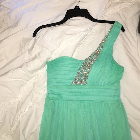 Formal/prom dress - Picture 1 of 4