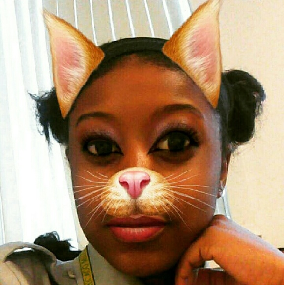 Meet your Posher, Nakia