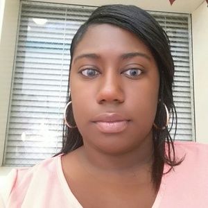 Meet your Posher, Veneka