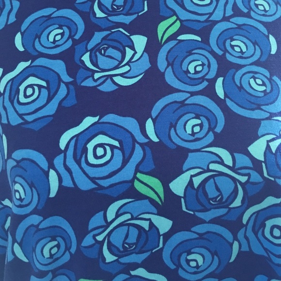 [LuLaRoe] Irma top unicorn print Disney roses - Picture 2 of 4