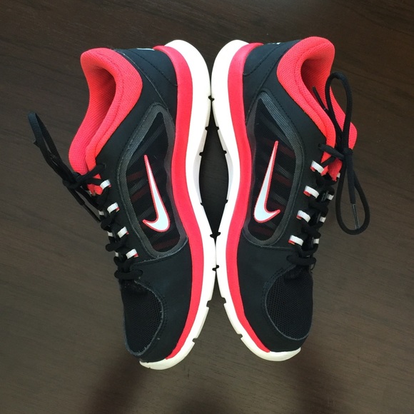 Nike Shoes - Nike Flex Trainer 4