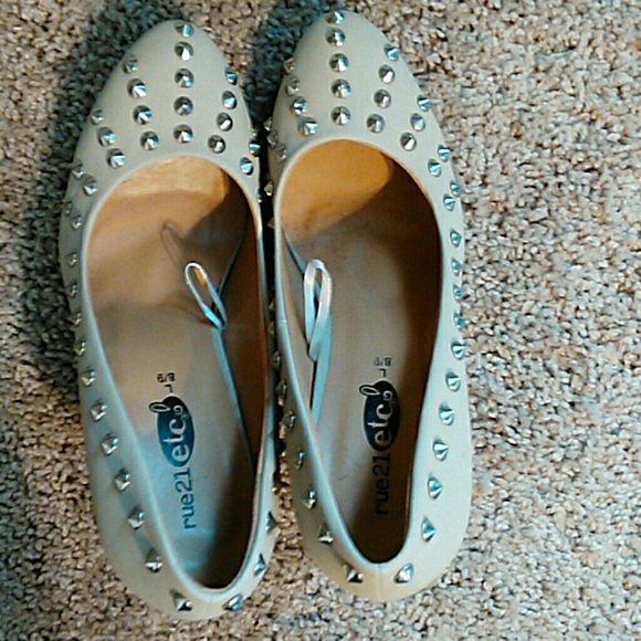 NWOT Studded high heels - Picture 3 of 4