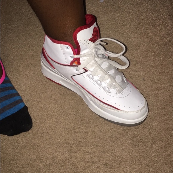 varsity red Jordan 2 SIZE 4.5