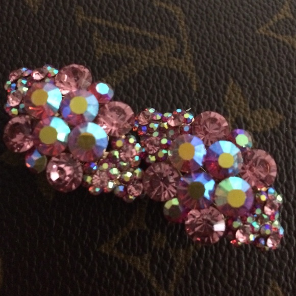 Classy clip earrings !! - Picture 1 of 1