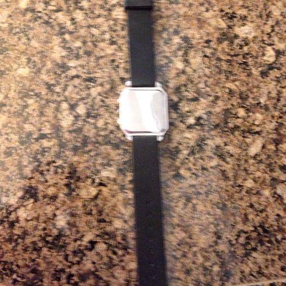 Stylish Watch - Picture 3 of 4