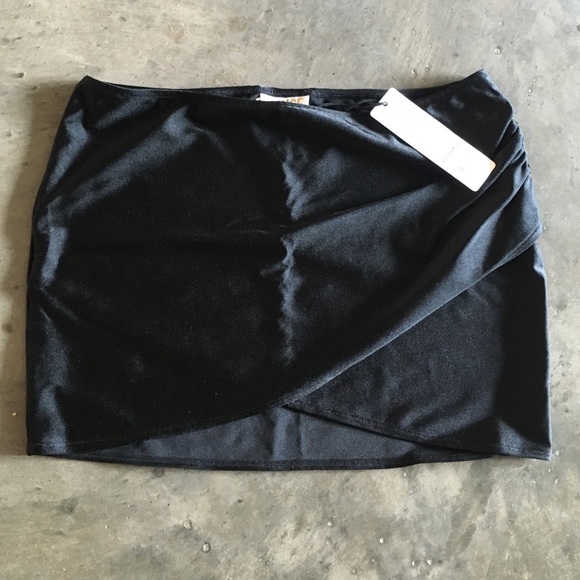 Black Simple Beach Cover-up