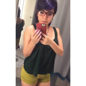 Meet your Posher, Esmeralda