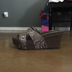 Snakeskin upper / wedges