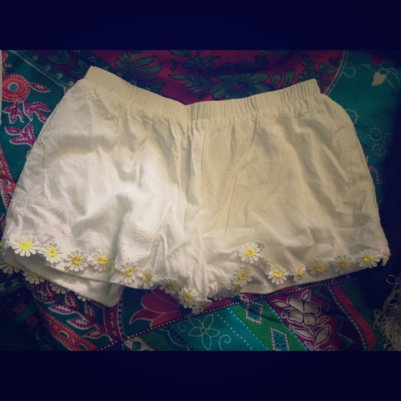 dainty hooligan boutique lounge shorts w daisies