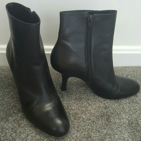 High heeled booties