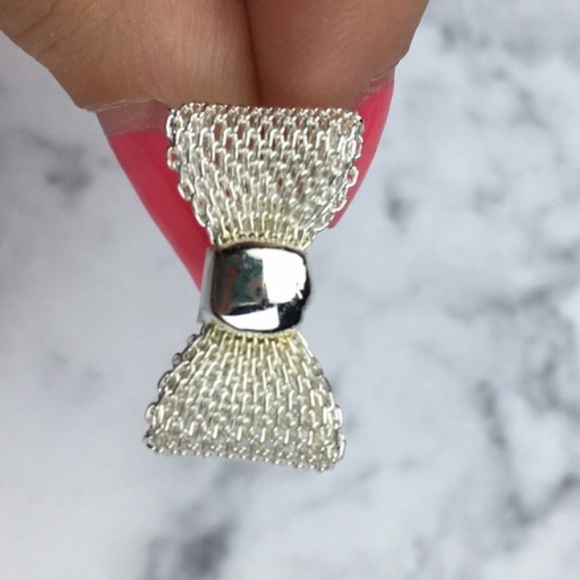 Beautiful SILVER MESH BOW RING adjustable quality - Picture 2 of 4