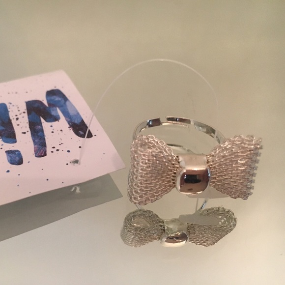 Beautiful SILVER MESH BOW RING adjustable quality - Picture 3 of 4