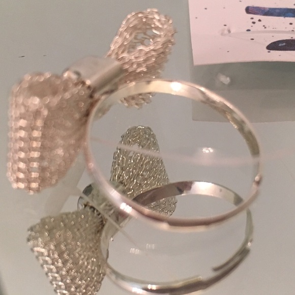 Beautiful SILVER MESH BOW RING adjustable quality - Picture 4 of 4