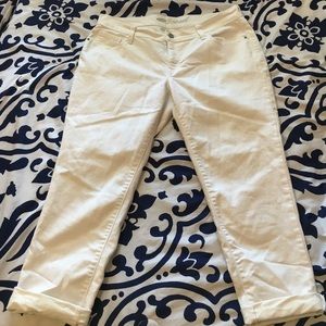 Old Navy White Capris
