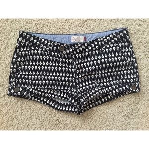 Black and white print shorts