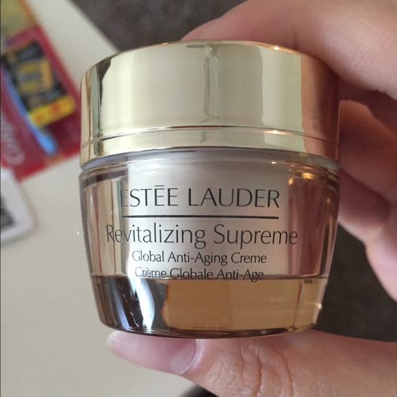 SOLD Estée Lauder revitalizing supreme