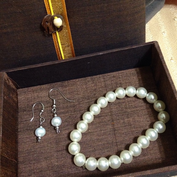 Authentic FreshWater Pearl Set - Picture 3 of 4