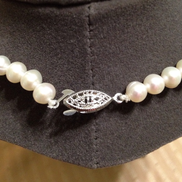 Authentic FreshWater Pearl Set - Picture 4 of 4