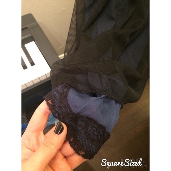 Zara lace dress - Picture 2 of 2