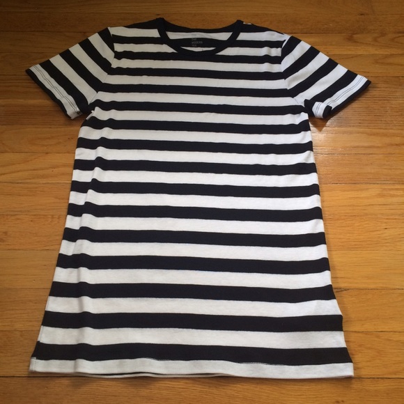 Black and white striped t shirt