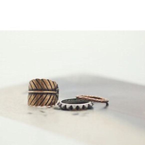 Boho Vintage Gold Leaf Ring Set of 3 - Picture 3 of 4