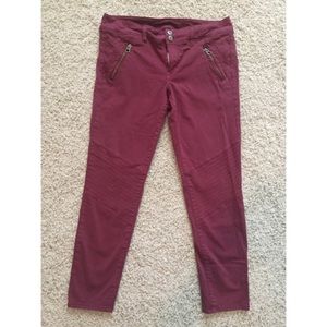 American Eagle maroon crop pants