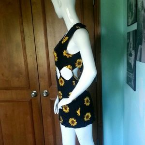 KENDALL & KYLIE SUN FLOWER DRESS