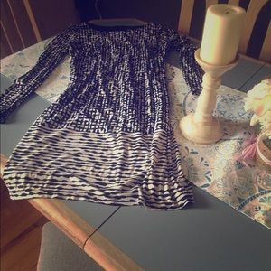 Vince Camuto long sleeve dress