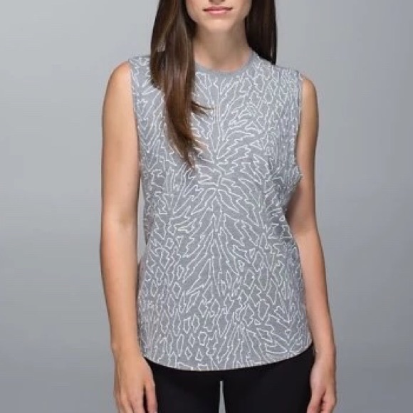 Lululemon lovely tank.