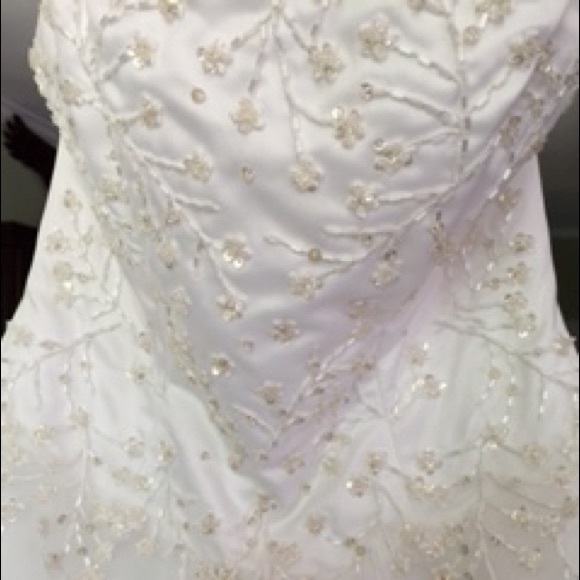 REDUCED!!! Halter Top White Wedding Dress - Picture 2 of 4