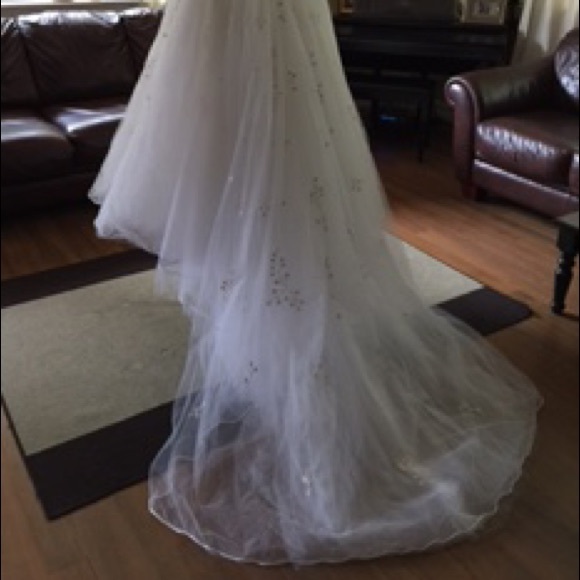 REDUCED!!! Halter Top White Wedding Dress - Picture 3 of 4