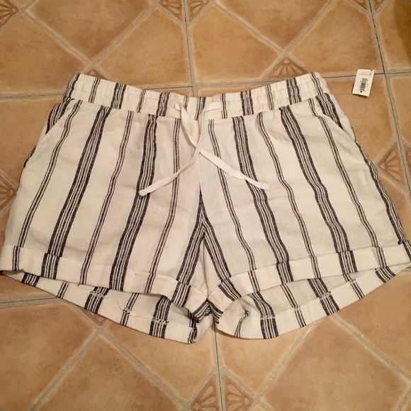 Linen Blend Tie-Waist Shorts