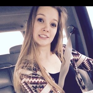 Meet your Posher, Alexis