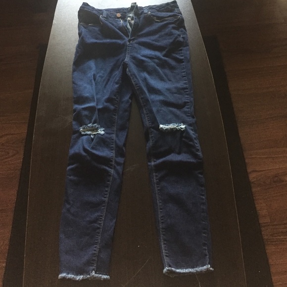 Cropped knee slit denim