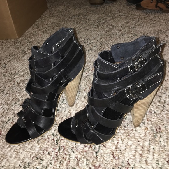 Black gladiator sandals
