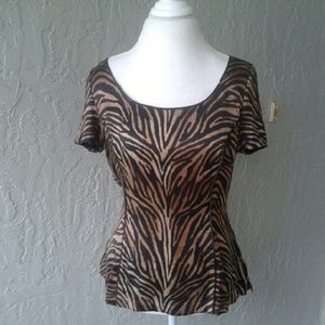 ✨WHBM Tiger print silk top✨