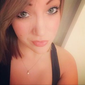 Meet your Posher, Hollie
