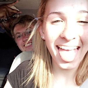 Meet your Posher, Niki