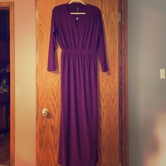 Dresses & Skirts - GORGEOUS! Purple Maxi Dress