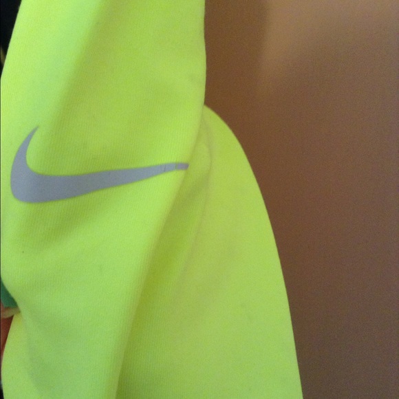 Nike Dri-fit quarter zip - Picture 2 of 4
