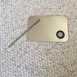 Metal mixing palette and spatual