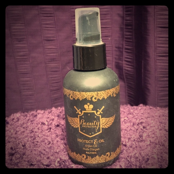 Beauty Protector exclusive from Birchbox Other - Beauty Protector Protect & Oil