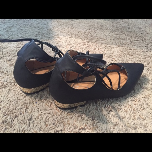 Pointy Lace Up Black Flats - Picture 2 of 4