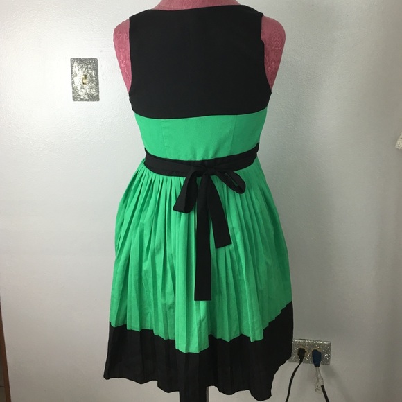 GREEN & BLACK DRESS - Picture 2 of 3