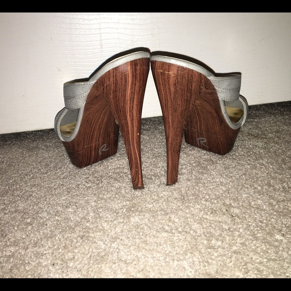 Heels - Picture 4 of 4