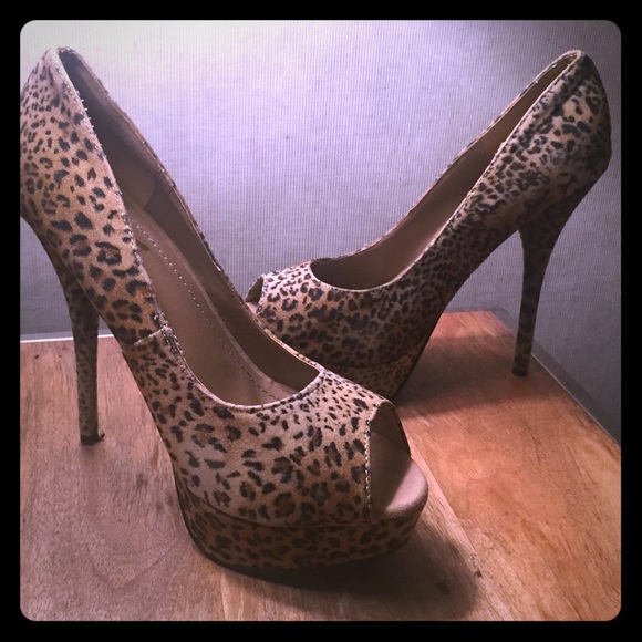 ALBA Leopard Print Stiletto Heels